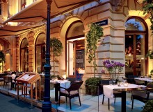 http://www.ritzcarlton.com/en/Properties/Vienna/Dining/Dstrikt-Steakhouse/Default.htm#